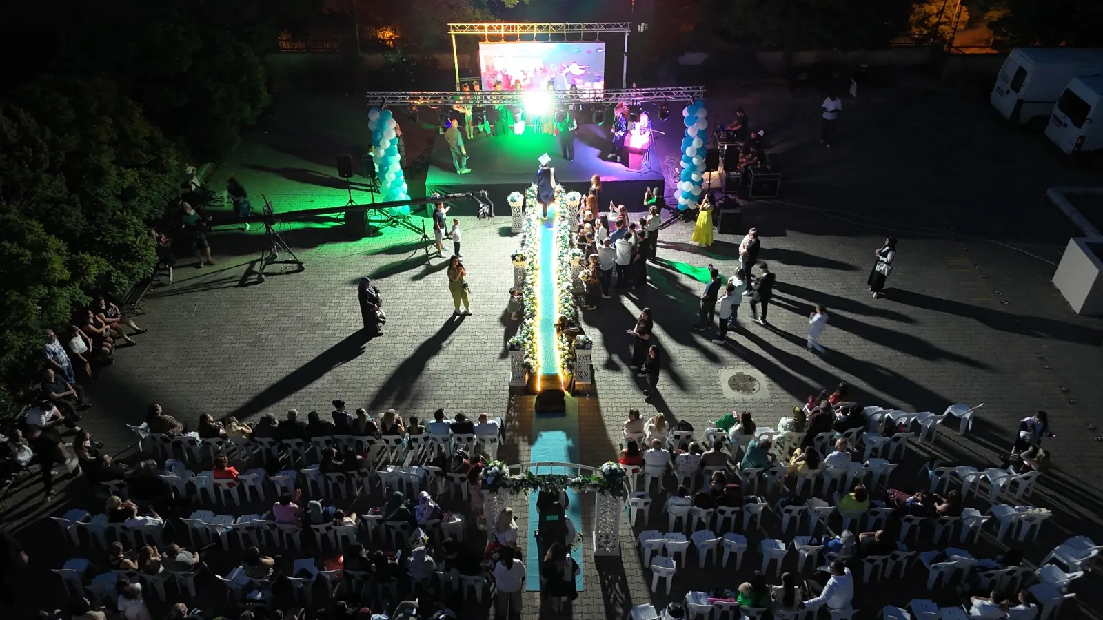 Gece etkinliği sahnesi
